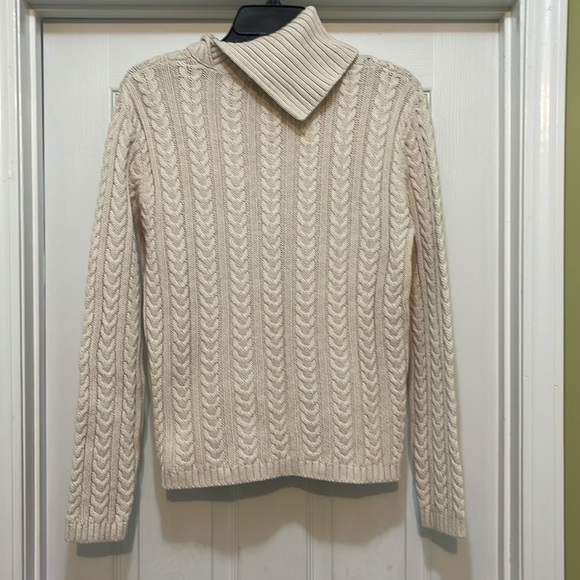 Wainscott - light oatmeal color - chunky fisherman knit - split collar - size M - Picture 2 of 4